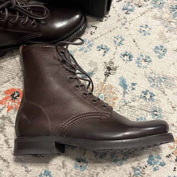 NWT Frye Veronica Combat Dark Brown Boots Size 7 - Picture 9 of 17